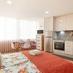 Apartment Avenida 1,2 E 3