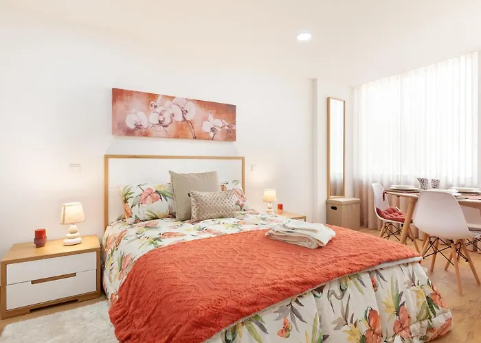 Apartament Avenida 1,2 E 3 *